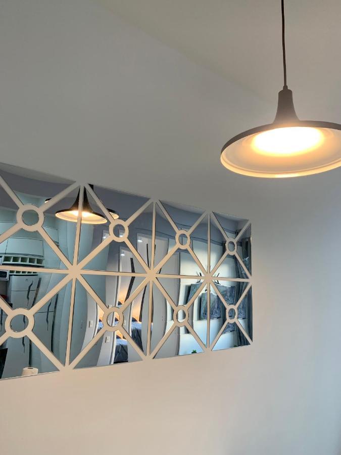 קוריטיבה 707- Apartamento Encantador, Amplo E Decorado, Quarto, Sala, Cozinha, Mobiliario Moderno, Cozinha Completa Com Utensilios , Excelente Vista Da Cidade E Localizacao Privelegiada No Bairro Bigorrilho מראה חיצוני תמונה