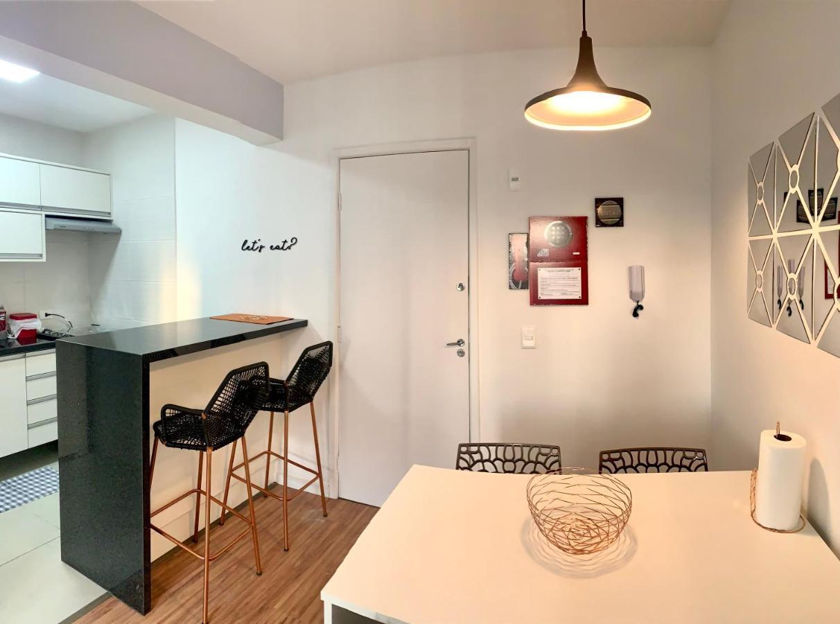 קוריטיבה 707- Apartamento Encantador, Amplo E Decorado, Quarto, Sala, Cozinha, Mobiliario Moderno, Cozinha Completa Com Utensilios , Excelente Vista Da Cidade E Localizacao Privelegiada No Bairro Bigorrilho מראה חיצוני תמונה