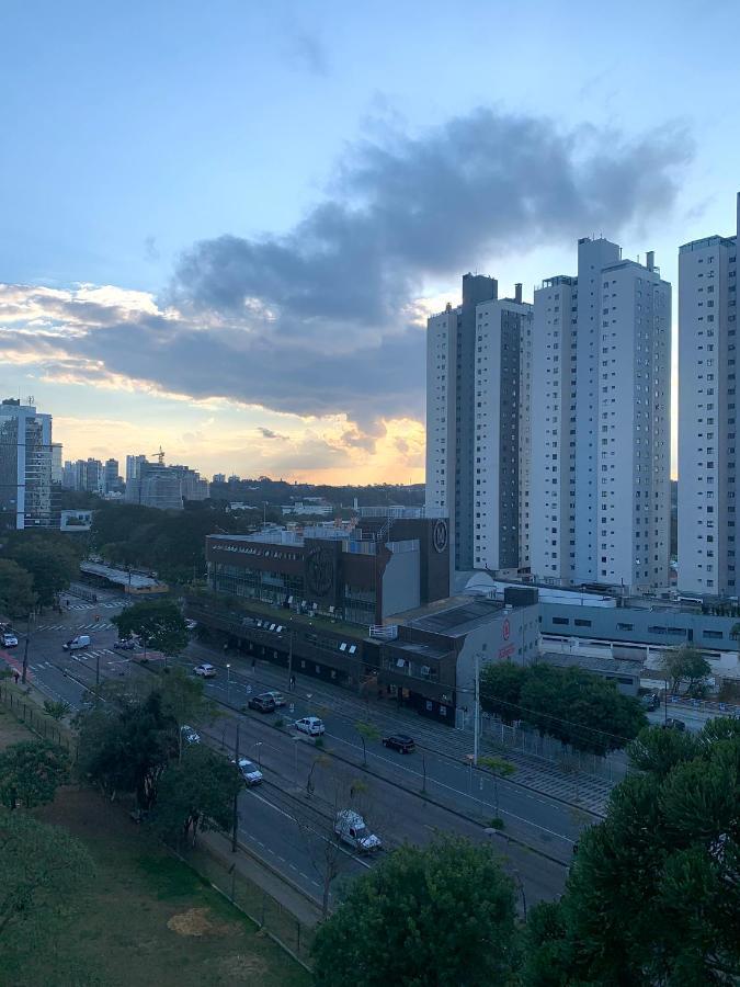 קוריטיבה 707- Apartamento Encantador, Amplo E Decorado, Quarto, Sala, Cozinha, Mobiliario Moderno, Cozinha Completa Com Utensilios , Excelente Vista Da Cidade E Localizacao Privelegiada No Bairro Bigorrilho מראה חיצוני תמונה