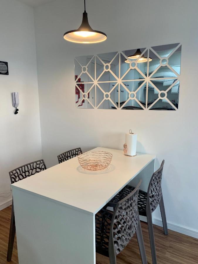 קוריטיבה 707- Apartamento Encantador, Amplo E Decorado, Quarto, Sala, Cozinha, Mobiliario Moderno, Cozinha Completa Com Utensilios , Excelente Vista Da Cidade E Localizacao Privelegiada No Bairro Bigorrilho מראה חיצוני תמונה