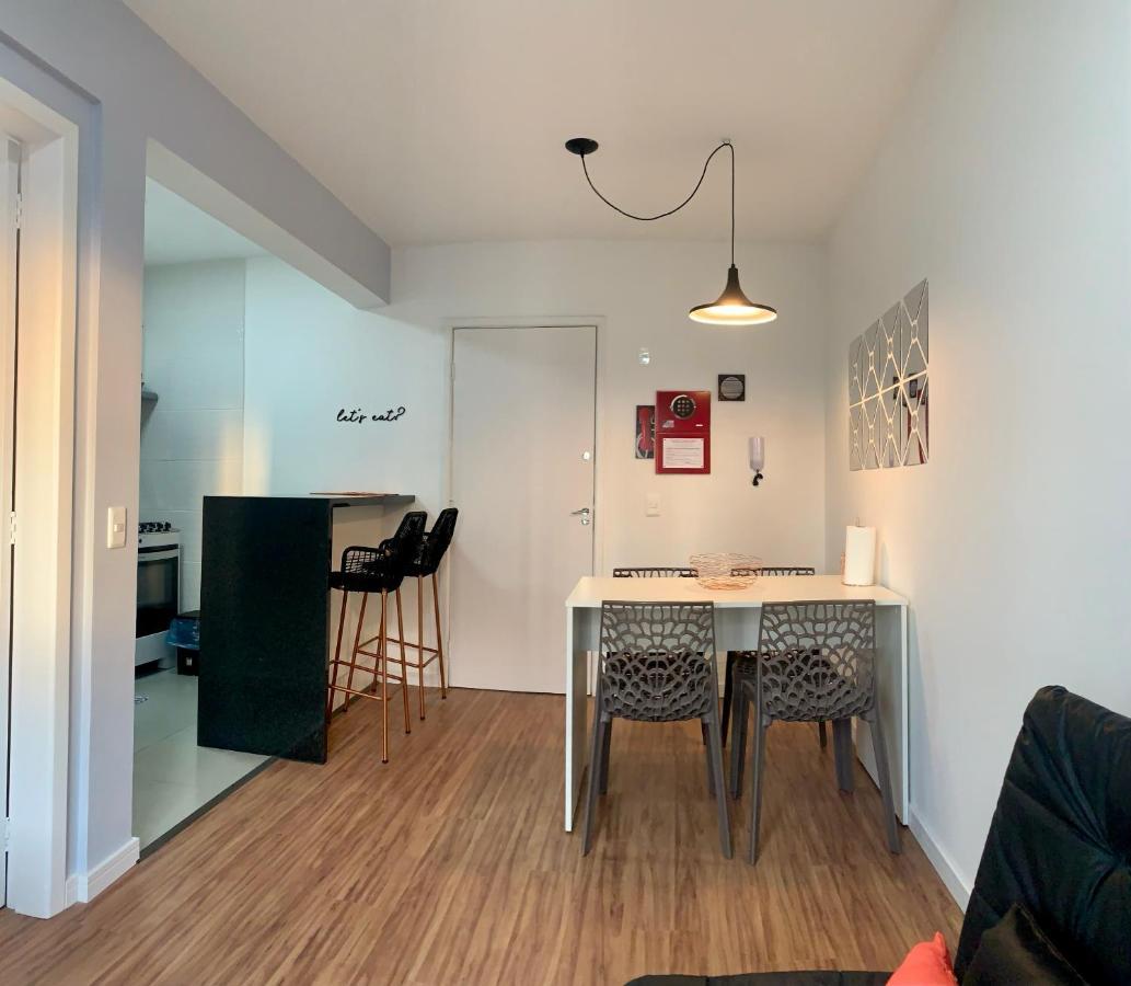 קוריטיבה 707- Apartamento Encantador, Amplo E Decorado, Quarto, Sala, Cozinha, Mobiliario Moderno, Cozinha Completa Com Utensilios , Excelente Vista Da Cidade E Localizacao Privelegiada No Bairro Bigorrilho מראה חיצוני תמונה